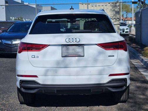 2025 Audi Q3 Premium 45 TFSI S line quattro Tiptronic