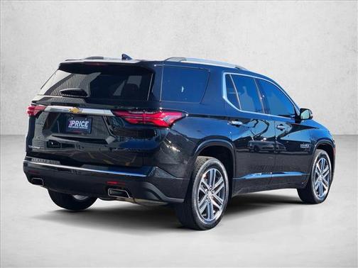 Mosaic Black Metallic 2023 Chevrolet Traverse High Country