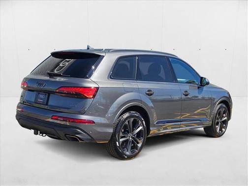 2025 Audi Q7 55 Premium Plus