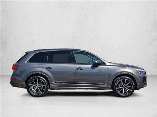 2025 Audi Q7 45 Premium Plus