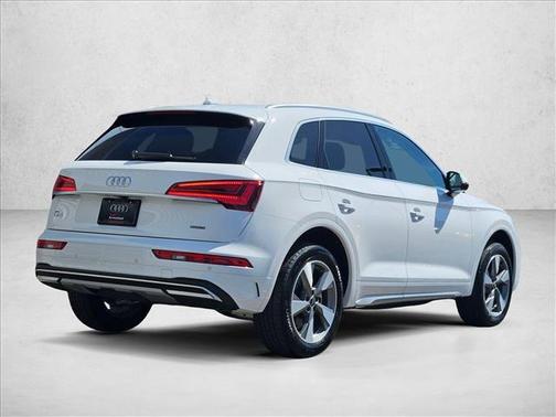 Ibis White 2023 Audi Q5 40 Premium Plus