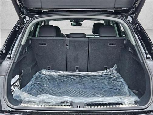 Mythos Black Metallic 2025 Audi Q5 Premium TFSI quattro S tronic