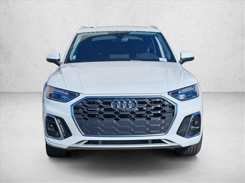 Glacier White Metallic 2025 Audi Q5 55 S line Premium Plus
