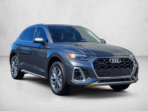 Daytona Gray Pearl Effect 2023 Audi Q5 45 S line Premium