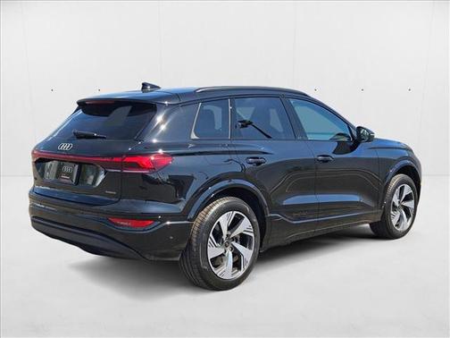 2025 Audi Q6 e-tron Premium Plus quattro