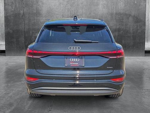 2025 Audi Q6 e-tron Premium Plus quattro