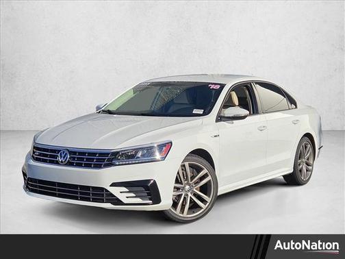 2018 Volkswagen Passat 2.0T R-Line