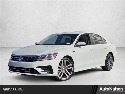 2018 Volkswagen Passat 2.0T R-Line