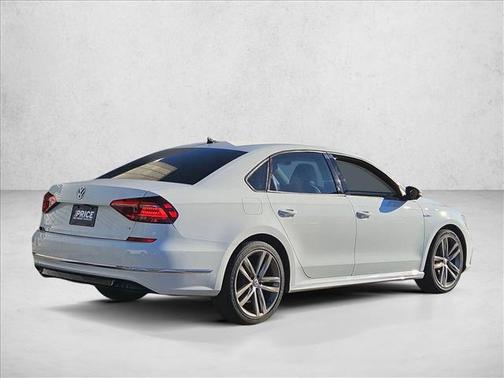 2018 Volkswagen Passat 2.0T R-Line
