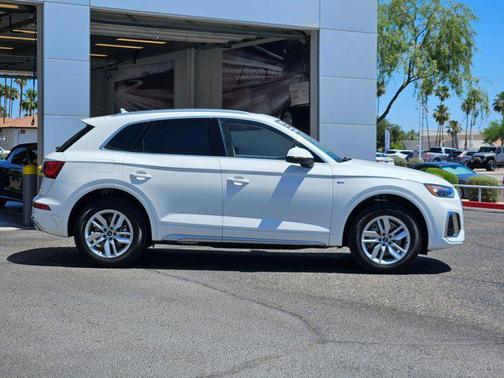 Ibis White 2023 Audi Q5 45 S line Premium