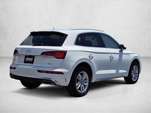 Ibis White 2023 Audi Q5 45 S line Premium