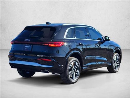 2025 Audi Q5 Premium TFSI quattro S tronic