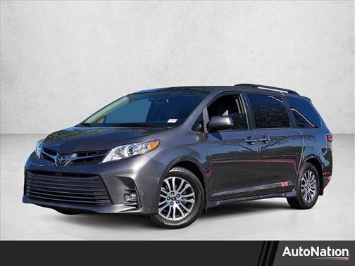 2020 Toyota Sienna XLE