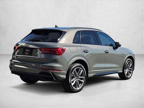 2025 Audi Q3 Premium 45 TFSI S line quattro Tiptronic