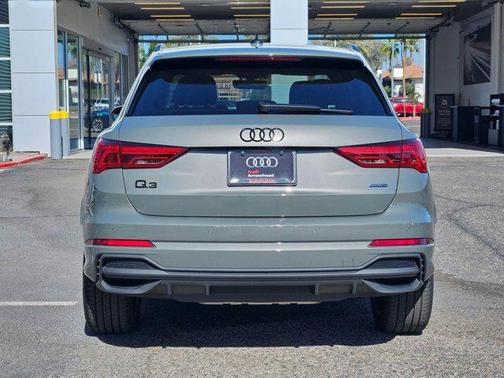 2025 Audi Q3 Premium 45 TFSI S line quattro Tiptronic