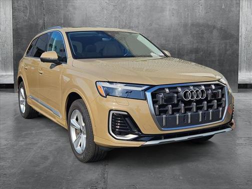 2025 Audi Q7 45 Premium
