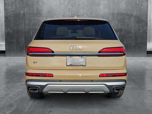 2025 Audi Q7 45 Premium