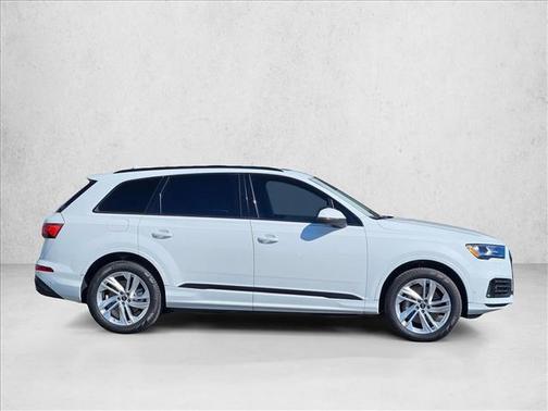 2023 Audi Q7 45 Premium