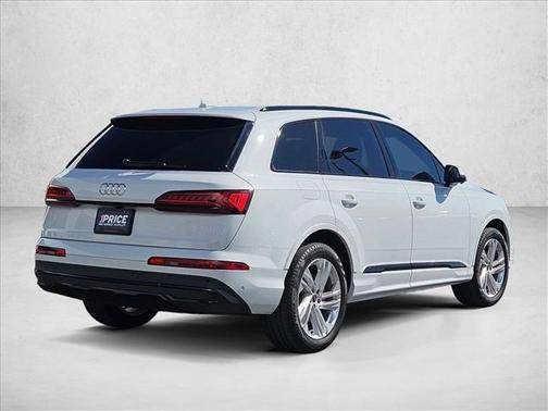 2023 Audi Q7 45 Premium