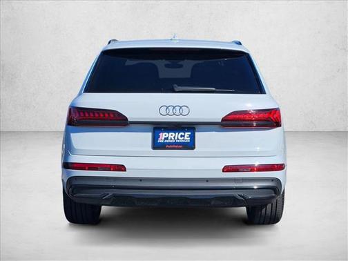 2023 Audi Q7 45 Premium
