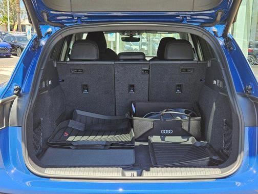 Ascari Blue Met 2025 Audi SQ6 e-tron Premium Plus quattro