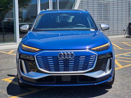 Ascari Blue Met 2025 Audi SQ6 e-tron Premium Plus quattro