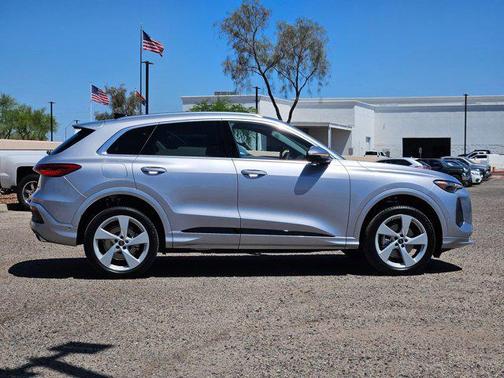 Florett Silver Metallic 2026 Audi Q5 Premium Plus TFSI quattro S tronic