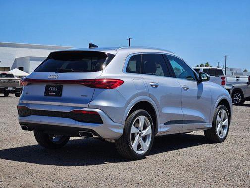Florett Silver Metallic 2026 Audi Q5 Premium Plus TFSI quattro S tronic