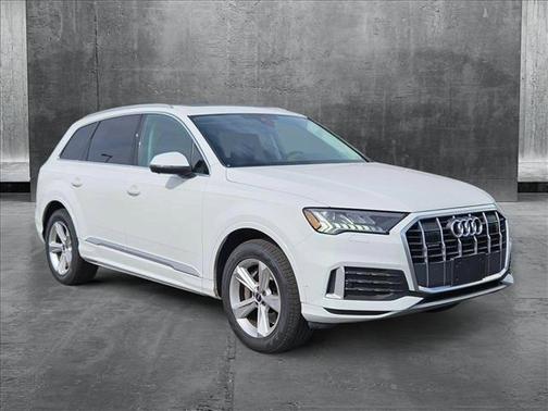2024 Audi Q7 45 Premium Plus