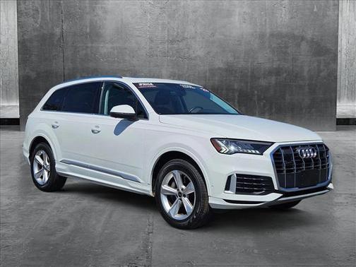 2024 Audi Q7 45 Premium Plus