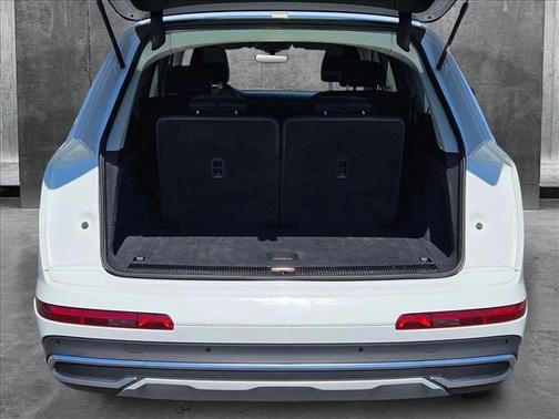 2024 Audi Q7 45 Premium Plus