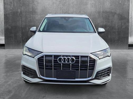 2024 Audi Q7 45 Premium Plus