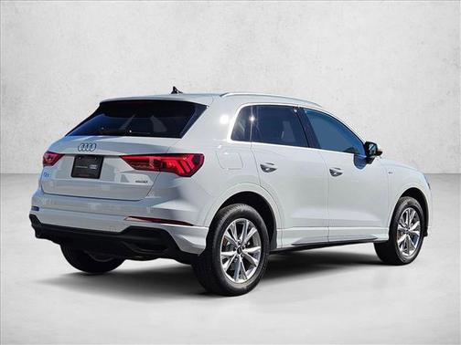 2025 Audi Q3 Premium 45 TFSI S line quattro Tiptronic