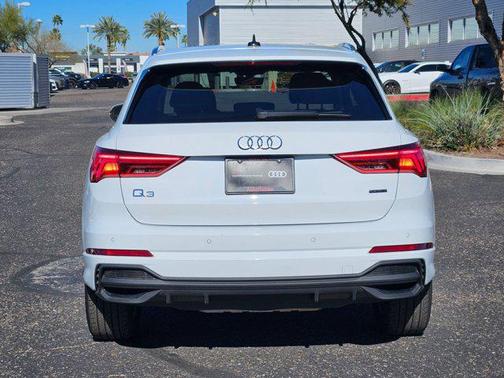 2025 Audi Q3 Premium 45 TFSI S line quattro Tiptronic