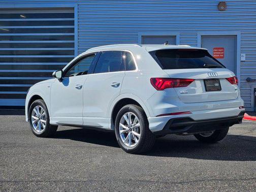 2025 Audi Q3 Premium 45 TFSI S line quattro Tiptronic