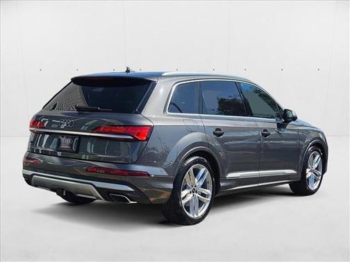 2025 Audi Q7 55 Premium Plus