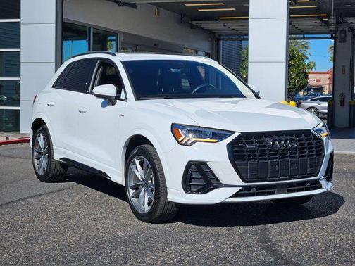 2025 Audi Q3 Premium 45 TFSI S line quattro Tiptronic