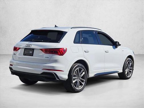 2025 Audi Q3 Premium 45 TFSI S line quattro Tiptronic