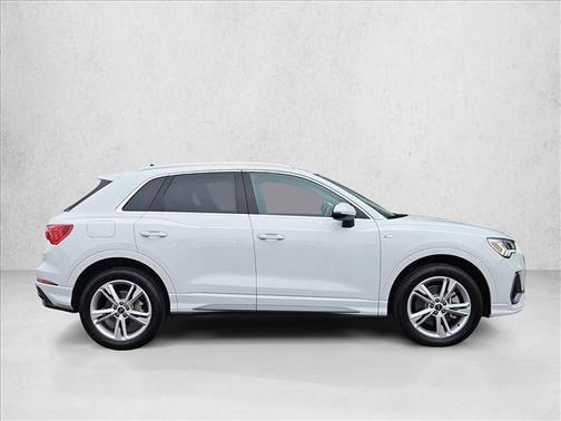 2024 Audi Q3 Premium 45 TFSI S line quattro Tiptronic