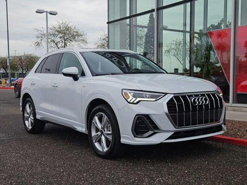 2024 Audi Q3 Premium 45 TFSI S line quattro Tiptronic