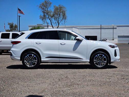 Arkona White 2026 Audi Q5 Premium TFSI quattro S tronic