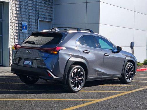 2025 Lexus UX 300h Base