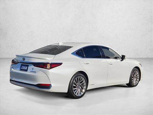 2022 Lexus ES 300h Luxury