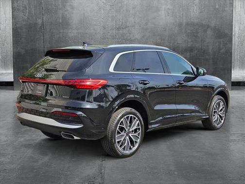 2025 Audi Q5 Premium Plus