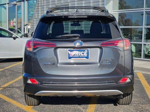 2017 Toyota RAV4 Hybrid SE