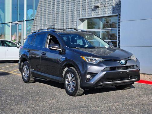 2017 Toyota RAV4 Hybrid SE