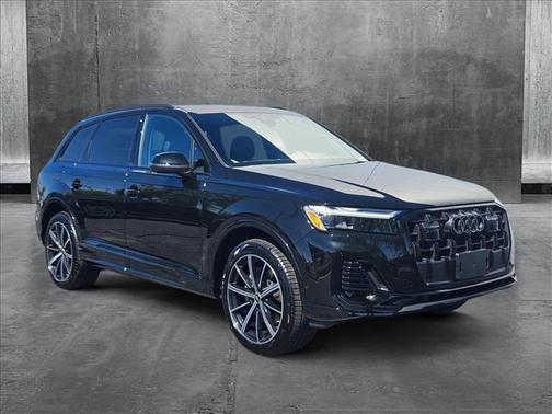 2025 Audi Q7 45 Premium Plus
