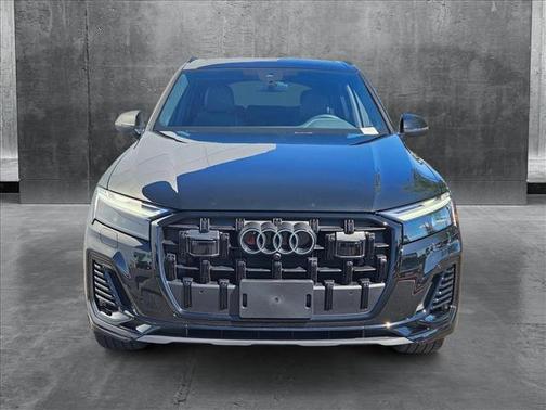 2025 Audi Q7 45 Premium Plus