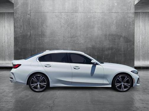 2024 BMW 330 i