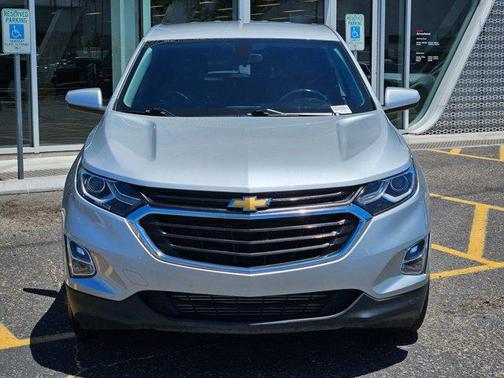 Silver Ice Metallic 2019 Chevrolet Equinox 1LT